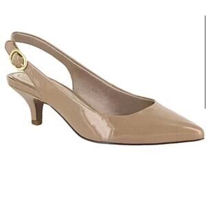 Easy Street Nude Patent Slingback Kitten Heel Comfort Pumps - US 9 ww Faye